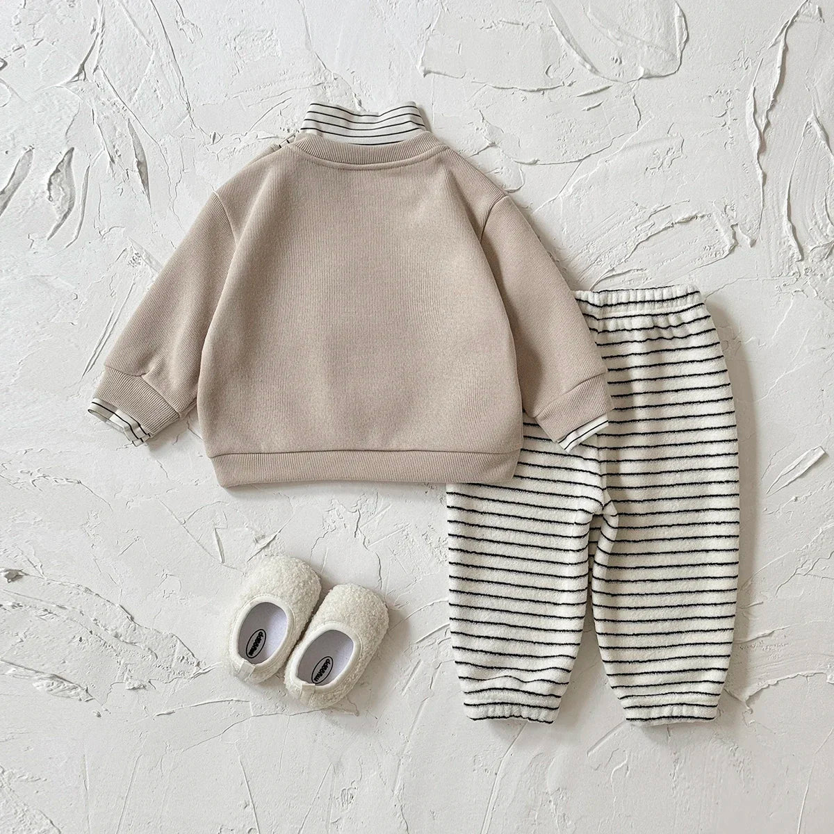 סט קפוצ'ון ומכנסיים- קלי