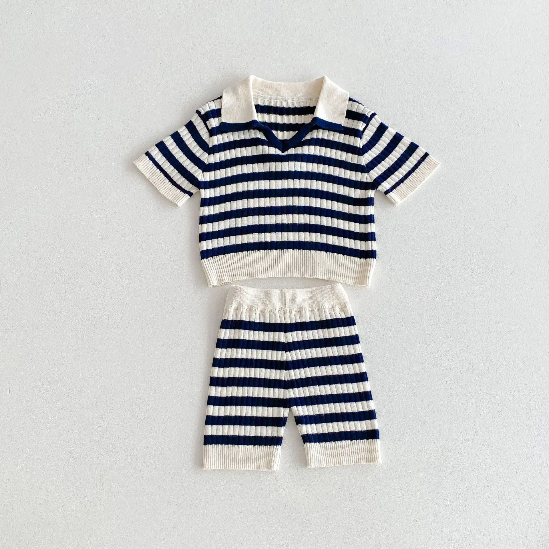 חליפת פסים אלגנט- קוני